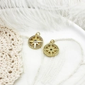 Front and back detail of 18K gold plated hexagram star compass pendant with zircon - Openwork Compass