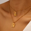 18K vergoldete mehrlagige Edelstahlkette mit bunten Edelsteinen und Sternenanhänger - Quadratischer Hammerschlag-Stil