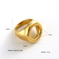Minimalistischer breiter Ring aus 18K vergoldetem Edelstahl mit 7mm Rundschliffform - US 6 / Kreisförmiger Geometrischer Ausschnitt (B)