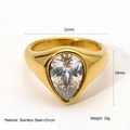 Goldener Edelstahlring mit Zirkonia im Birnenschliff und einem breiten Banddesign - US 6 / Gold (Stil R432)