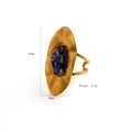 Vintage-Ring aus goldenem Edelstahl mit ovalen blauen Natursteinen und radialer Textur - Lapislazuli Ovaler Wellenring (R919)