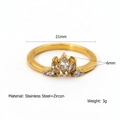 Gouden kroonring van roestvrij staal met marquise-geslepen zirkonia en kleine kristallen - Drievoudige Marquise Kroon Stijl (R422)