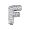 Makroaufnahme von glitzerndem Zirkon-Buchstaben-F-Anhänger mit feiner Milgrain-Kante - Buchstabe F