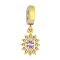 Ciondolo sole in oro 18 carati con zircone rosa ovale e diamanti su sfondo bianco - Rosa
