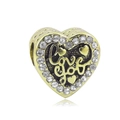 Macro-detail van vergulde hartbedel met Love You-belettering en witte zirkonia steentjes - Goud - Wit Strass Love You Hol Hart (NO.6)