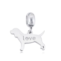Silberner Hundeanhänger mit Love-Gravur und funkelndem Kristall-Akzent im Detail - Hundeform mit Love Inlay (NO.3)