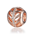 Abalorio de plata S925 calado oro rosa con circonitas blancas y patrón en V para pulseras - Pavé en Forma de V Hueca Oro Rosa (23 E041)