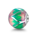 Detalle macro de cuenta charm de plata 925 con esmalte degradado loto para pulsera DIY - Patrón de Loto Rosa Esmeralda Luminoso (AMLD032)