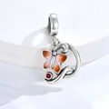 Abalorio de mariposa en plata S925 con alas naranjas degradadas y pequeña piedra roja - Estilo Mariposa Esmalte Naranja (S399)