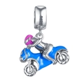 Pendentif moto bleue en argent S925 avec casque rose sur fond blanc pour bracelet DIY - Motard au Casque Rose (16 S483)