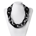 Übergroße schwarze Gliederkette aus Acryl für Damen im modernen klobigen Statement-Stil - NK1027-3 / Schwarz