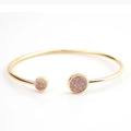 Brazalete abierto dorado con incrustaciones de piedra druzy rosa de estilo bohemio - Redondo Rosa Púrpura Dorado (BR011-10)
