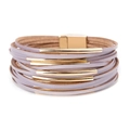 Dettaglio del bracciale in pelle intrecciata lavanda con chiusura magnetica dorata - Viola Chiaro (BC375-10)
