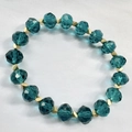 Gefacetteerde marineblauwe kristallen kralenarmband met gouden geometrische ringen - Zeeblauw (BC329-12)