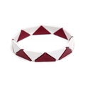 Detailansicht des geometrischen rot-weißen elastischen Armbands mit Dreiecksmuster - Rot-Weißes Patchwork-Stil (BC497-6)