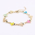 Verstellbares vergoldetes Armband mit bunten Emaille-Herzen und funkelnden Zirkonia-Steinen - Gemischtes Regenbogenherz (BC562-2)