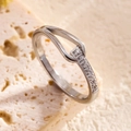 Bague en acier titane argenté au design géométrique ajouré avec pavé de zircons brillants - Taille 5 / Argent(3305)
