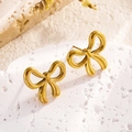 Minimalistische goldene Schleifen-Ohrstecker aus mattem medizinischem Titanstahl - Ohrstecker