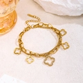 Bracciale a doppio strato con quadrifoglio dorato con ciondolo di cristalli e catena a maglie - Oro