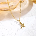 Collier en acier titane doré avec pendentif lettre A et cœur sur pierre blanche - Or / Lettre A