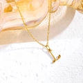 Elegante collana in acciaio al titanio dorato con ciondolo lettera L corsiva e cuore - Oro / Lettera L