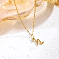 Collana in acciaio al titanio dorato con ciondolo lettera N e dettaglio cuore - Oro / Lettera N