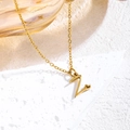 Collana minimalista in acciaio al titanio dorato con ciondolo lettera Z e dettaglio cuore - Oro / Lettera Z