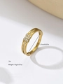 Size 7 gold ring with lattice texture and micro-inlaid diamonds for women - US 7 / Gold Zirconia Style