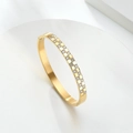 Goldenes Edelstahl-Armband mit Zirkonia-Schachbrettmuster und gebürsteter Oberfläche - Gold