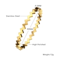 Vista detallada del brazalete ondulado de oro acero inoxidable con medidas y ancho - Dorado