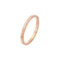 Minimalistische 18K roségoud vergulde titanium ring met elegante schuine textuur - Diagonaal Patroon (R041 Roségoud)