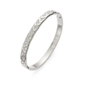Détail d'un bracelet en acier argenté avec texture en treillis et pierres de zircone incrustées - Style Matelassé (HMSZ021 Couleur Argent)