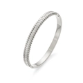 Detalle de brazalete plateado de bisagra con dos filas de circonitas blancas - Estilo de Cierre con Bisagra (HMSZ024 Color Plata)