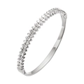 Détail d'un bracelet jonc argenté avec des maillons en cœur sertis de zircons brillants - Style Gaufré de Cœur (HMSZ037) / Argent