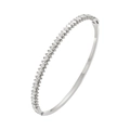 Gros plan détaillé d'un bracelet en acier titane argenté orné de zircons ronds - Style Pavé Zirconia (HMSZ038) / Argent