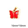Detail van een rode vlinderhanger met duiveloogmotief en goudkleurige metalen afwerking - Rood Emaille Vlinder