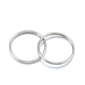 Anelli portachiavi a doppio strato in acciaio inossidabile argento lucido su sfondo bianco - Filo 0,5mm*4mm Diametro Esterno / Acciaio inossidabile originale
