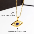 Makroaufnahme vom Evil-Eye-Anhänger in Gold mit Maßen 17x24mm und 45+5cm Kette - Blauer Böser Blick (C323BL)