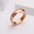 Minimalistische 18k roségoud vergulde roestvrijstalen ring met geometrische textuur - Maat 5 / Geometrische Facetten Stijl (R043) / Roségoud