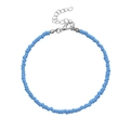 Dettaglio della cavigliera con perline blu da 3 mm e chiusura a moschettone regolabile - Blu Zaffiro