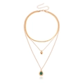 Drielaagse gouden slangenschakelketting met groene agaat druppel en hartvormige hanger - Goud