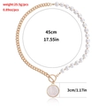 Dettaglio della collana con perle e catena dorata con chiusura a levetta e misure del ciondolo - Stile Disco Tondo Patchwork di Perle (ZW047) / Oro (ZW047)