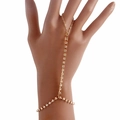 Böhmisches Gold-Handkettchen mit klaren Kristall-Strasssteinen und Fingerring-Kette - Mit Strass Besetzte Kette (ZW2945-5#)