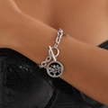 Detailaufnahme des silbernen Lebensbaum-Armbands mit Knebelverschluss und Zirkonia - Stahl-Lebensbaum Schwarzer Kreis (ZW757 Stahl)