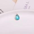 Himmelblauer Kristallanhänger in Tropfenform mit Goldfassung für DIY-Schmuck - See Blau