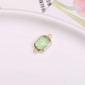 Ciondolo rettangolare in cristallo verde chiaro con cornice dorata e doppi anelli - Verde chiaro