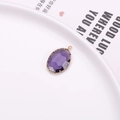 Ciondolo ovale in cristallo viola con bordo dorato smerlato e gancio - Violetto