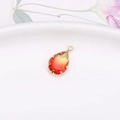 Wassertropfen-Anhänger mit Tourmalin-Kristall in Farbverlauf und vergoldeter Krappenfassung - Rot-Gelb Verlauf (8#) / 10x14mm