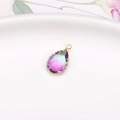 Vergoldeter Kristallanhänger in Tropfenform mit violettem Farbverlauf und Krallenfassung - Violett-Cyan Verlauf (7#) / 10x14mm