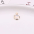 Facettierter milchweißer Kristallanhänger mit goldener Metallfassung für DIY-Schmuck - Weißer Opal